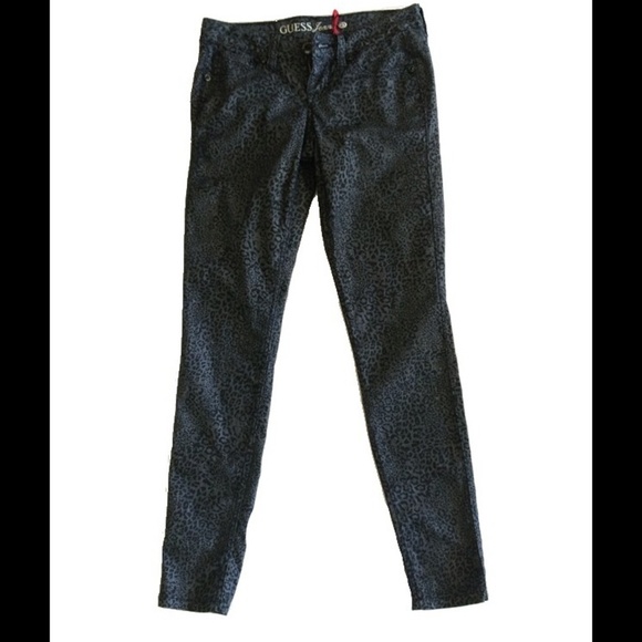 Guess Gray and Black Cheetah Skinnies, Size 25 🔴CLEARANCE🔴 - Picture 1 of 2